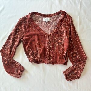 Kendall and Kylie Cropped Patterned Long Sleeve Cinched Edges Cute Long Sleeve